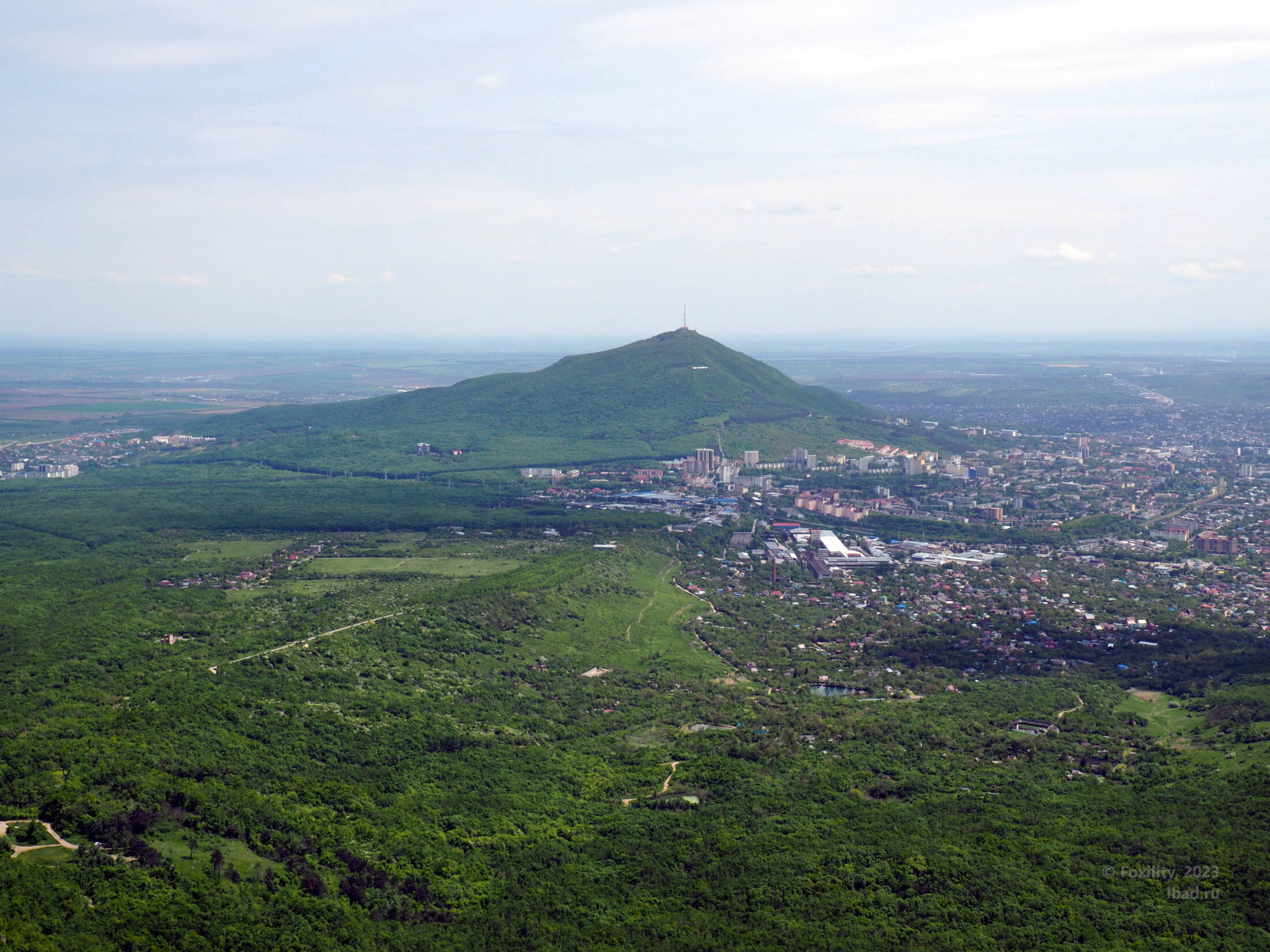 Гора Машук и Пятигорск. Вид со стороны Бештау.